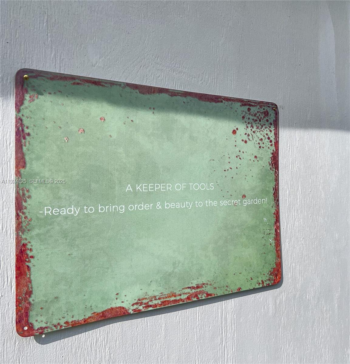 SILVER PALMS GROVES - Residential