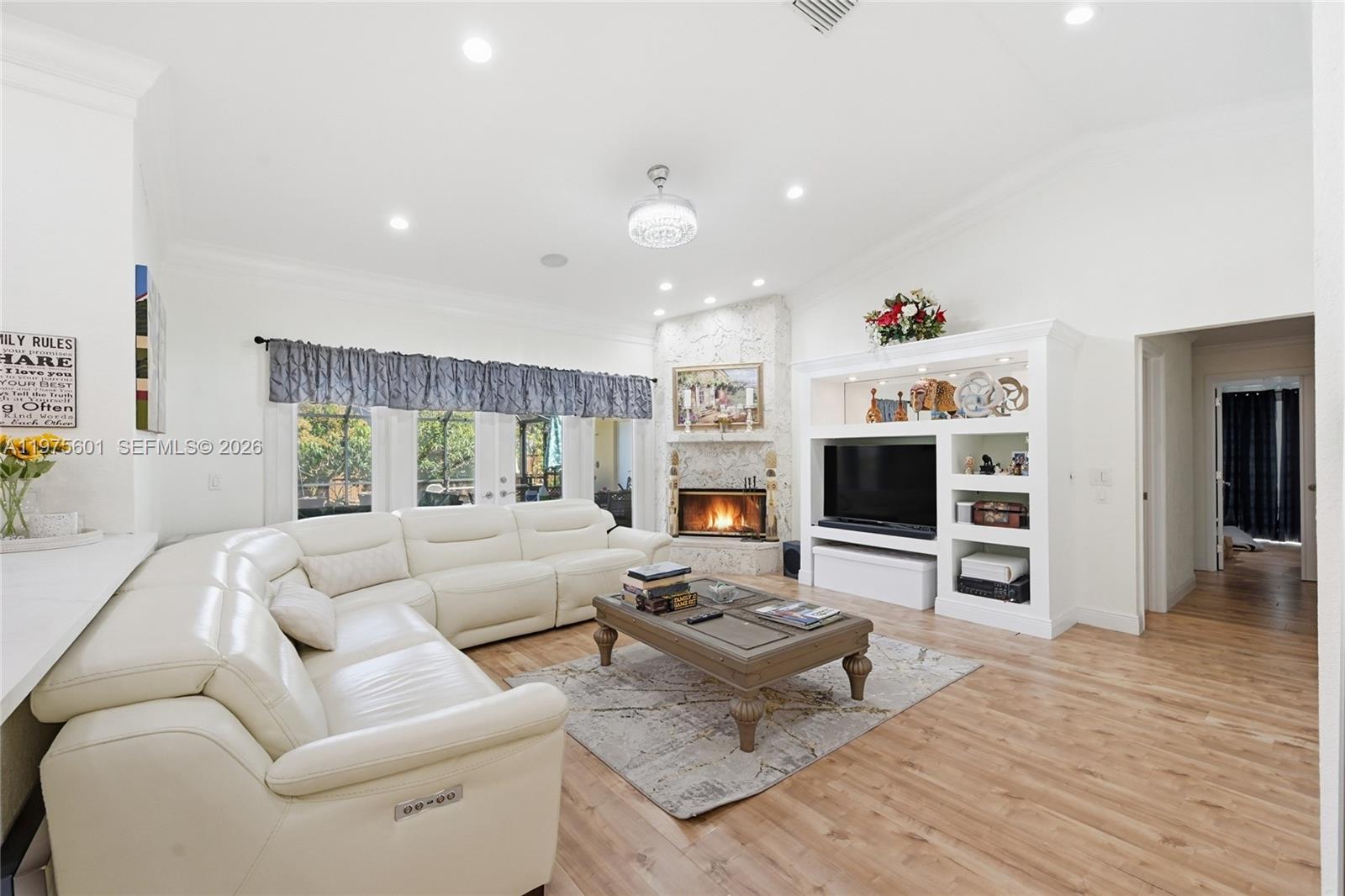 NORTH SPRINGS - Residential