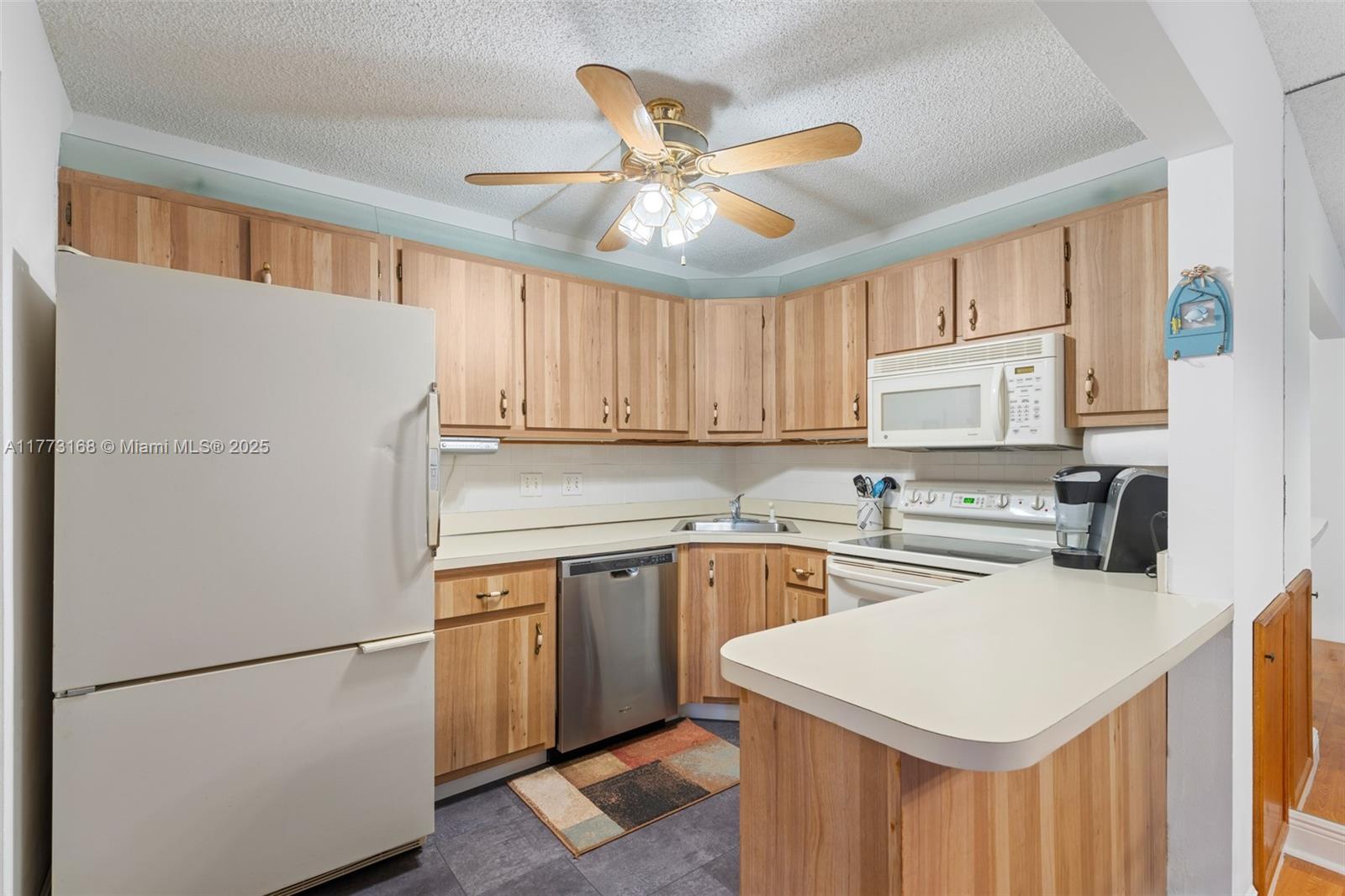 PINE RIDGE III CONDO - Residential