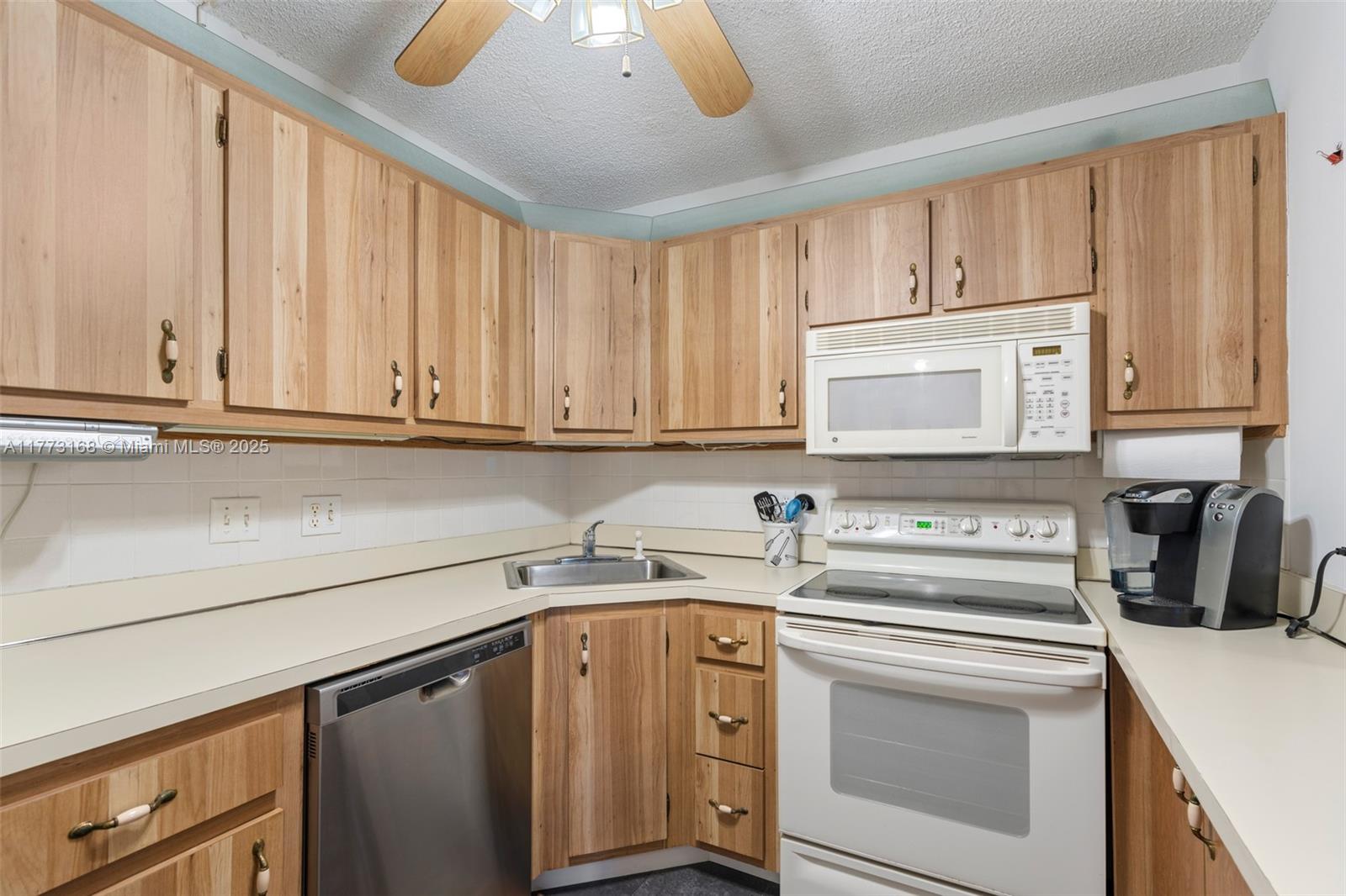 PINE RIDGE III CONDO - Residential