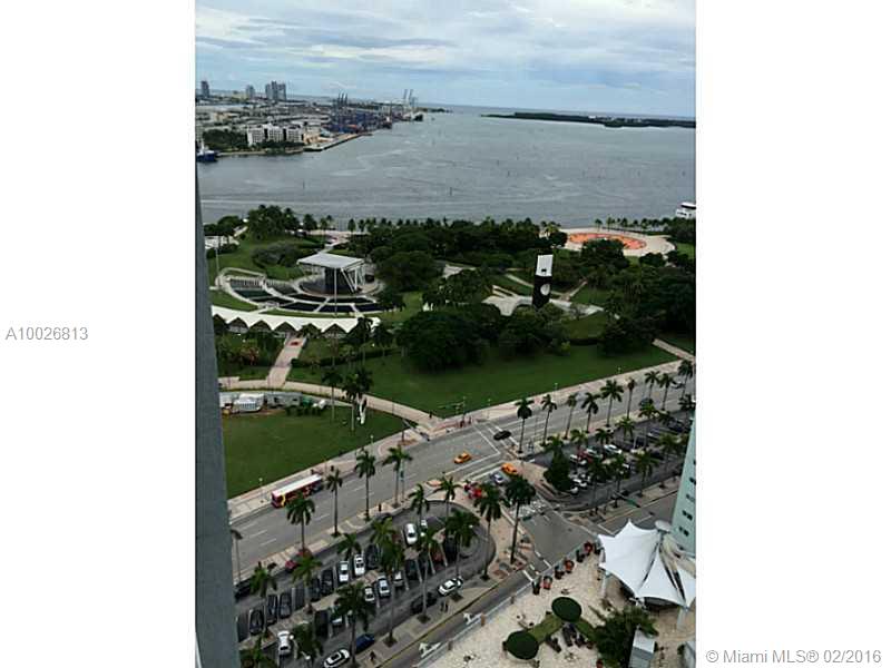 VIZCAYNE - Residential Lease
