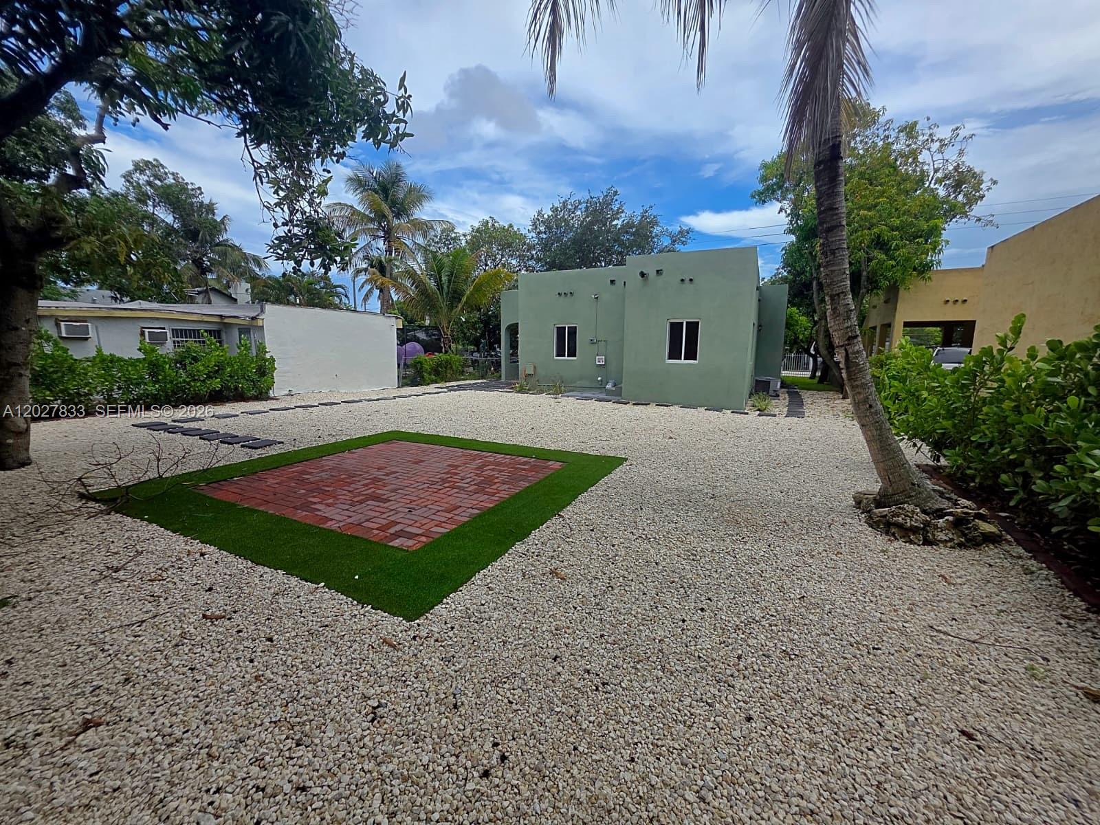 36TH ST MANOR - Residential