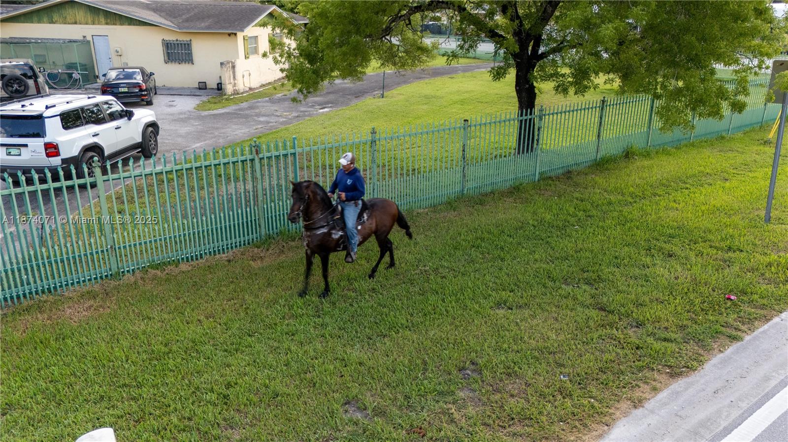 BIRD ROAD FARMSITES - Land