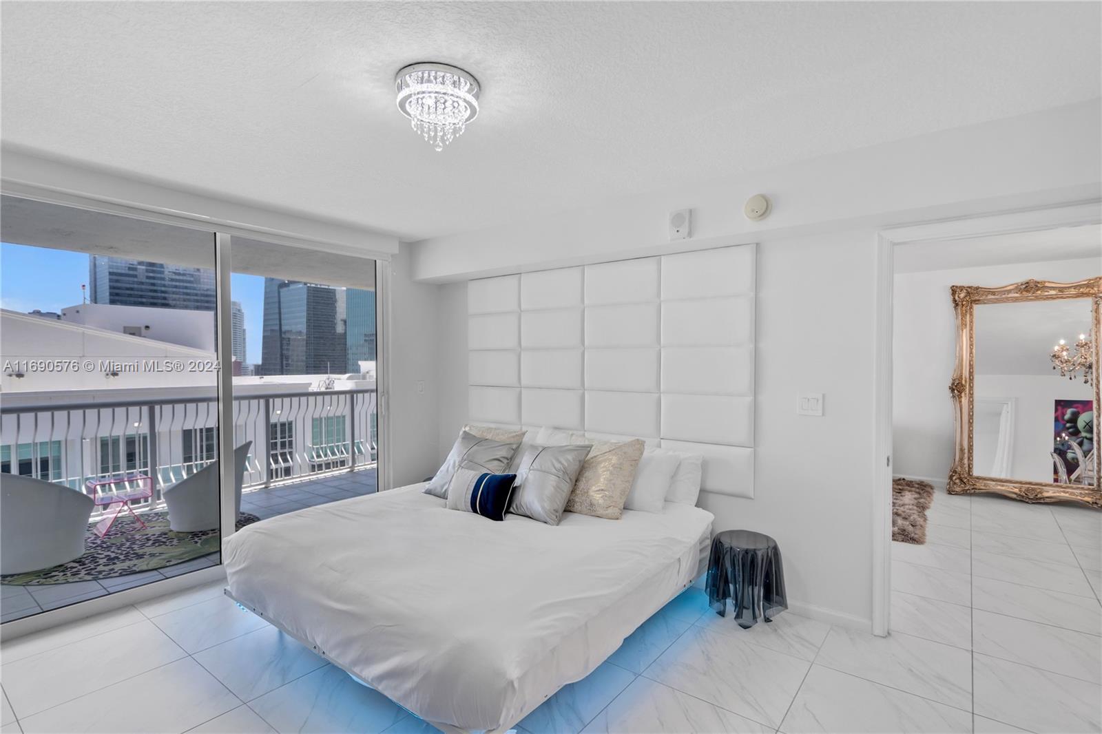 THE CLUB AT BRICKELL BAY - Residential