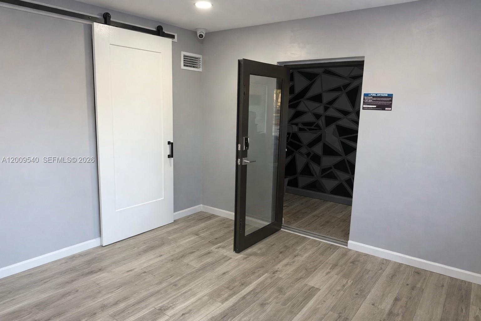 HOLLYWOOD PARK - Commercial Sale