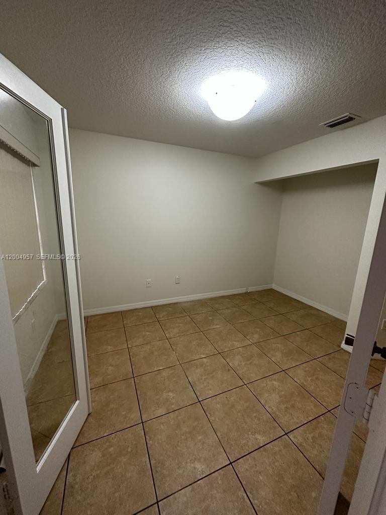 THUNDERBIRD PARK - Residential Lease