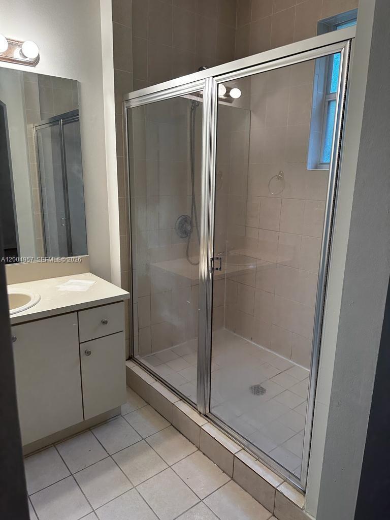 THUNDERBIRD PARK - Residential Lease
