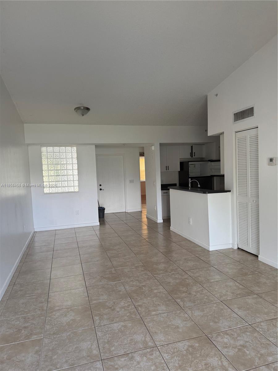 LA VIA CONDO - Residential Lease