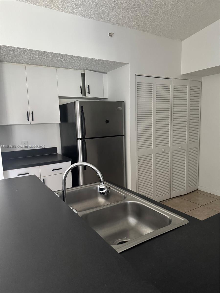 LA VIA CONDO - Residential Lease