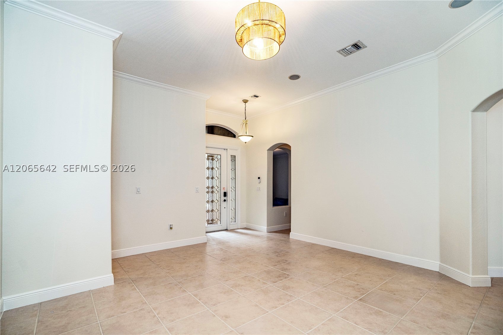 2823 Poinciana Cir
