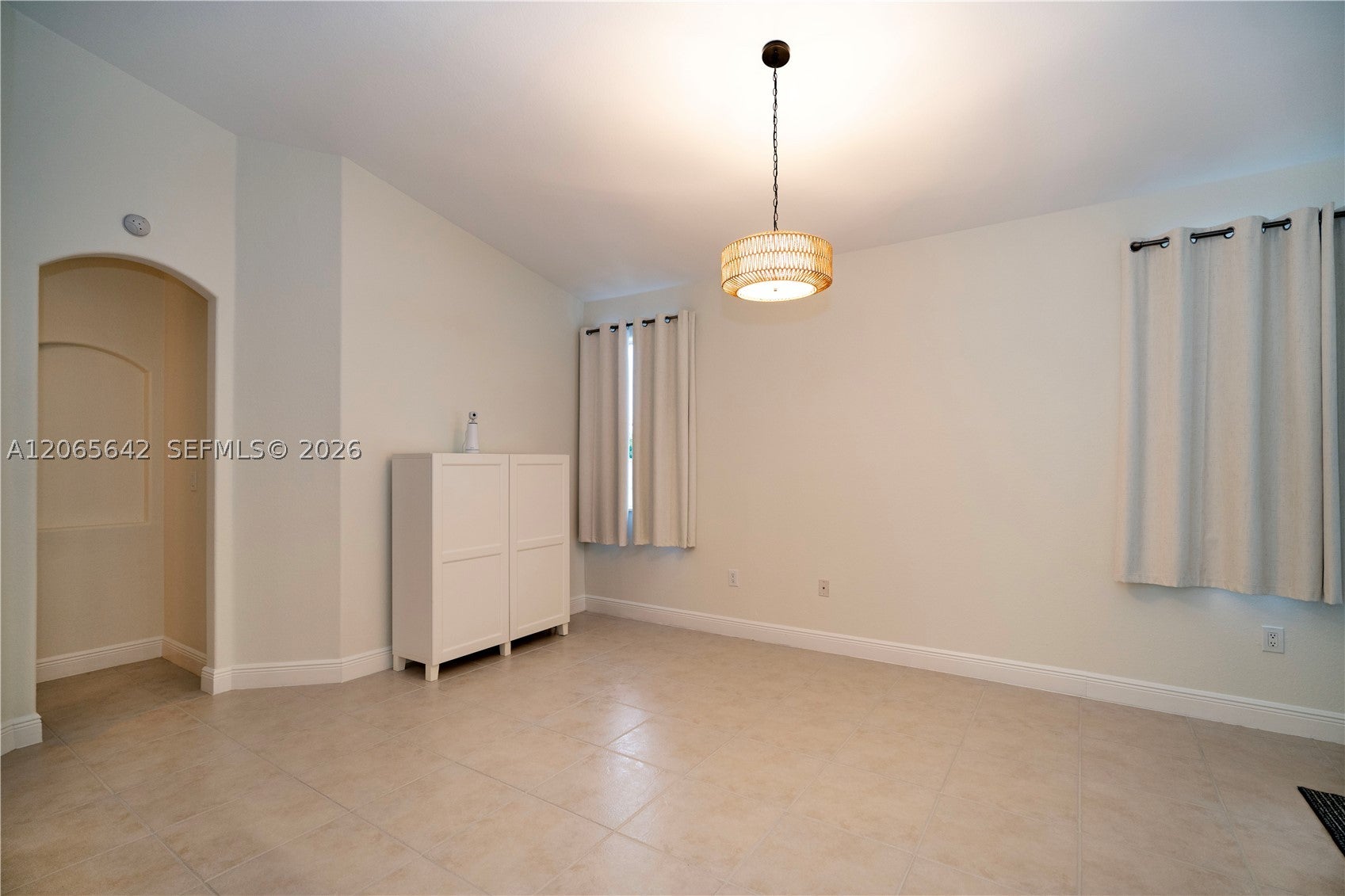 2823 Poinciana Cir