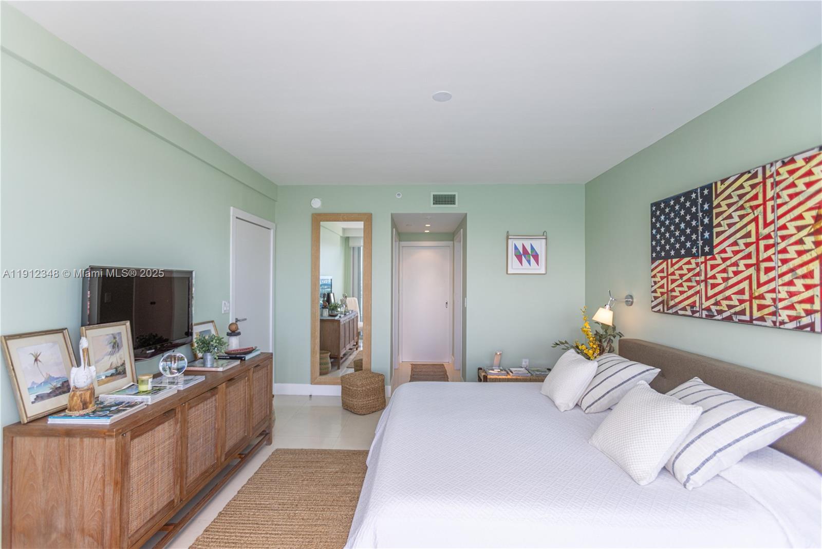 THE BENTLEY BAY CONDO - Residential