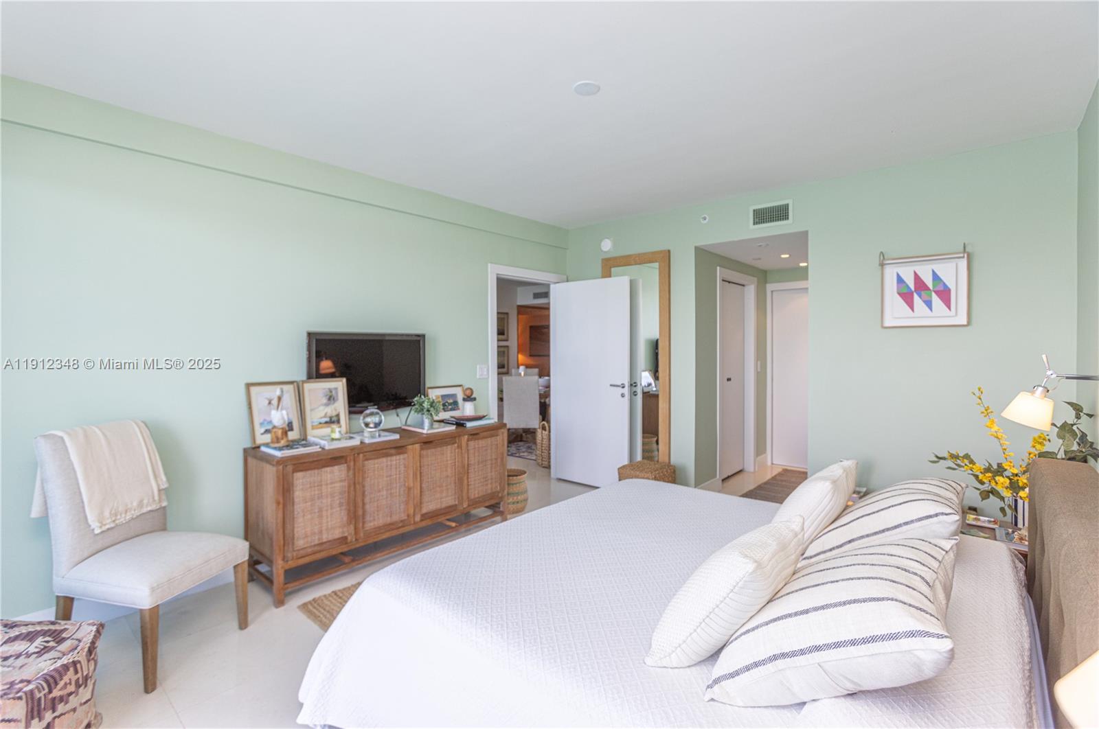 THE BENTLEY BAY CONDO - Residential