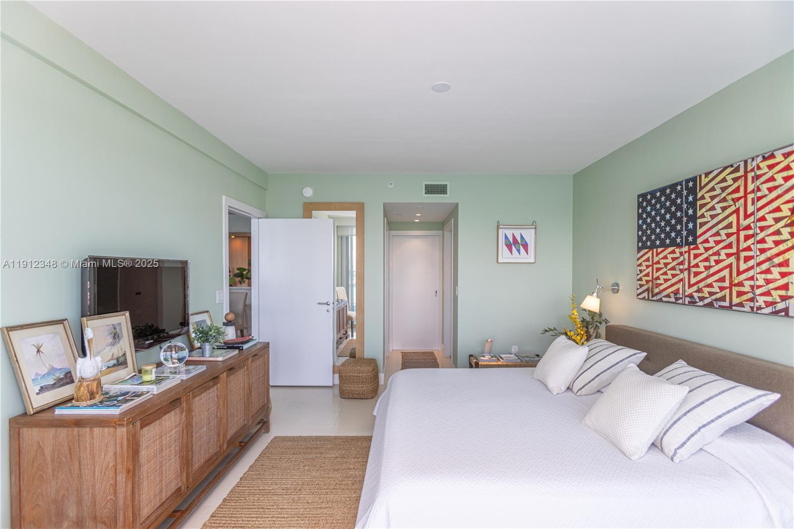 THE BENTLEY BAY CONDO - Residential