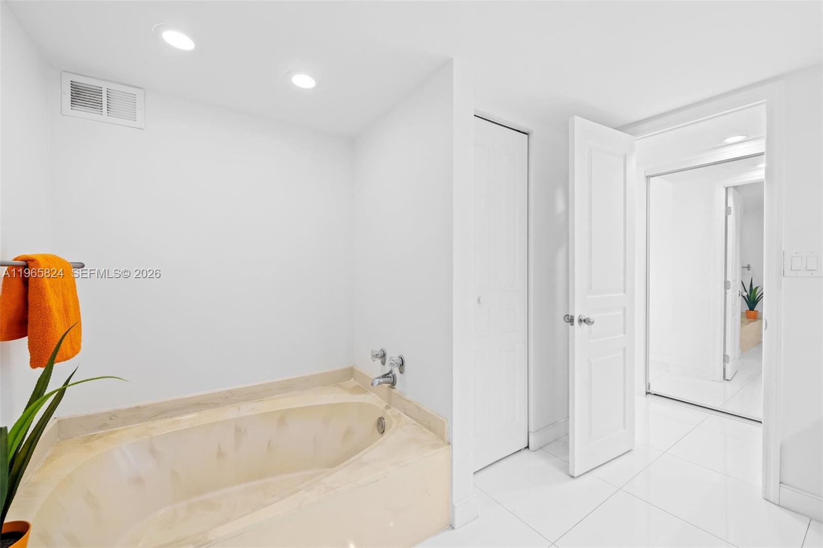 OCEANVIEW PARK CONDO - Residential