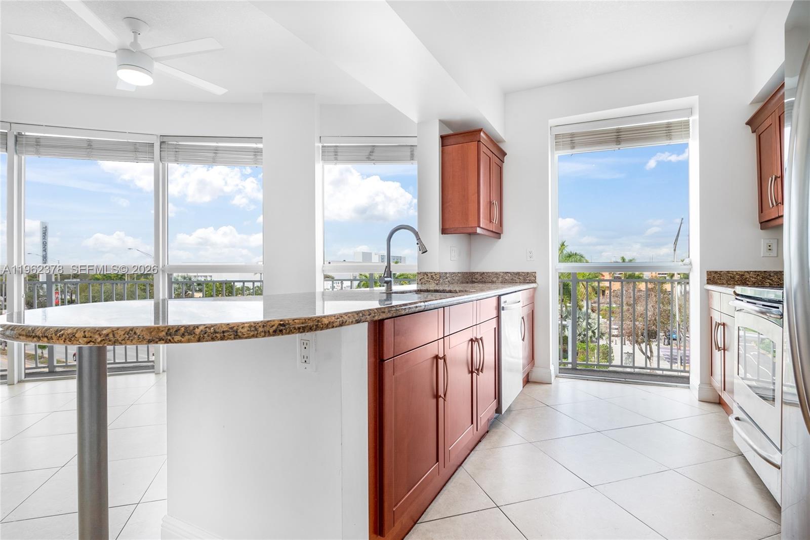 DOWNTOWN DADELAND CONDO N - Residential