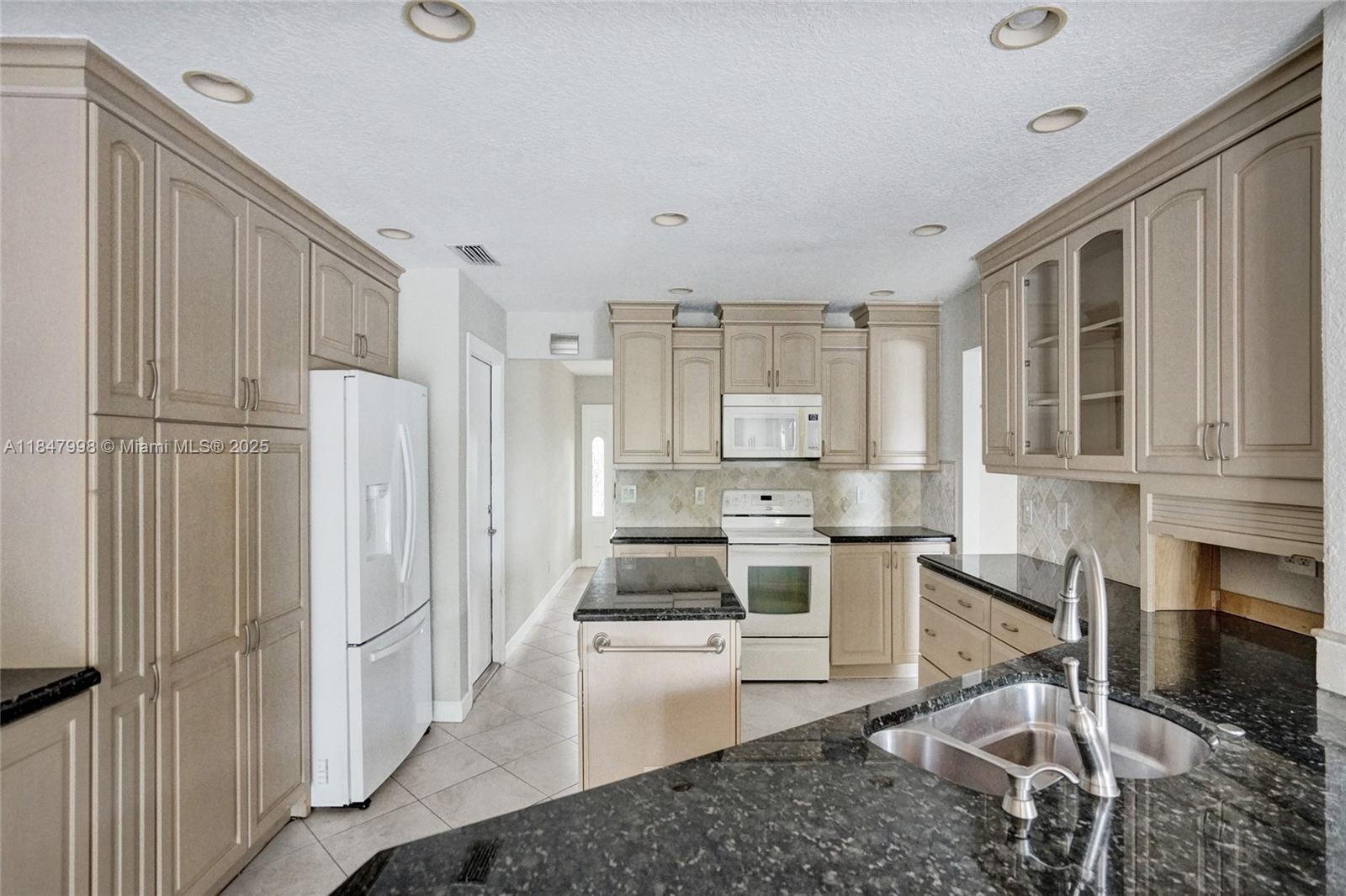 HIGH RIDGE ESTATES ADD - Residential