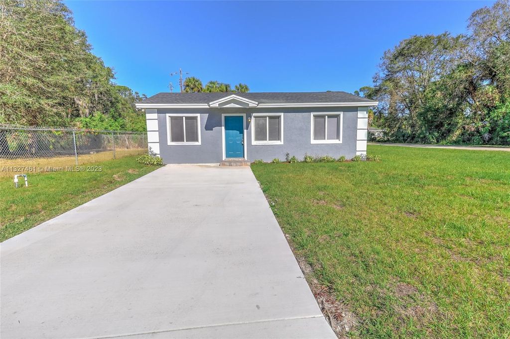 Photo of 4700 Barcelona Ave, Fort Pierce, FL 34946 (MLS # A11327461)