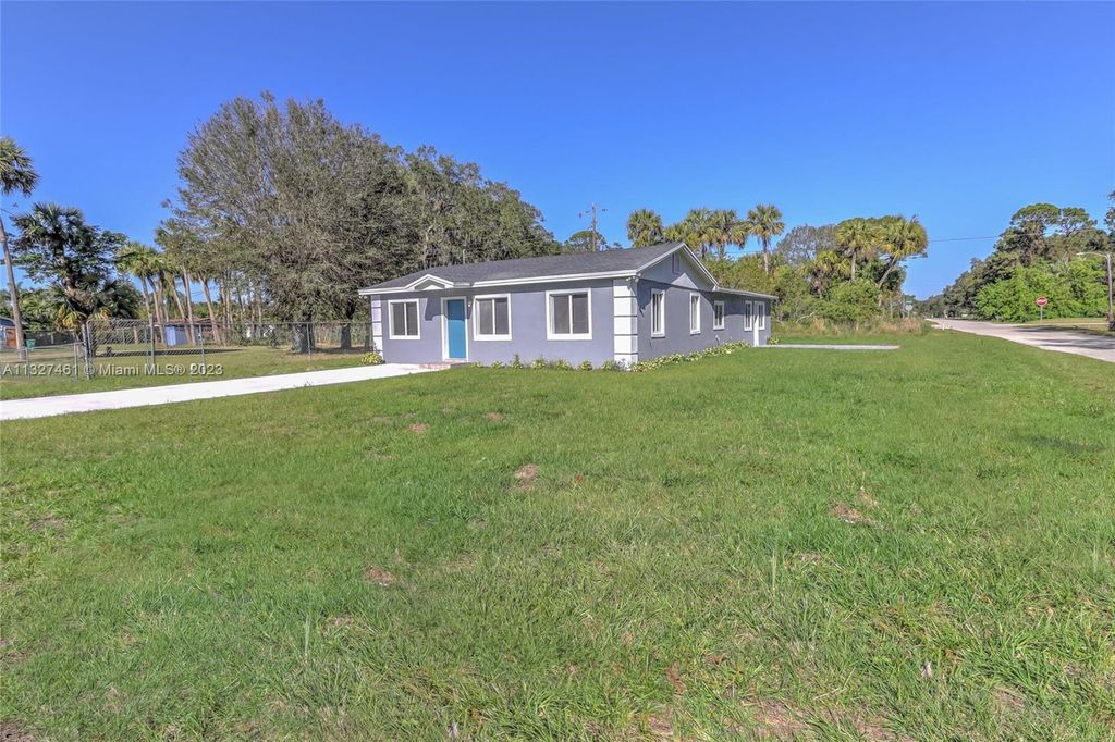 Photo of 4700 Barcelona Ave, Fort Pierce, FL 34946 (MLS # A11327461)