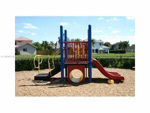 GRAND MARQUIS CONDO - Residential Lease