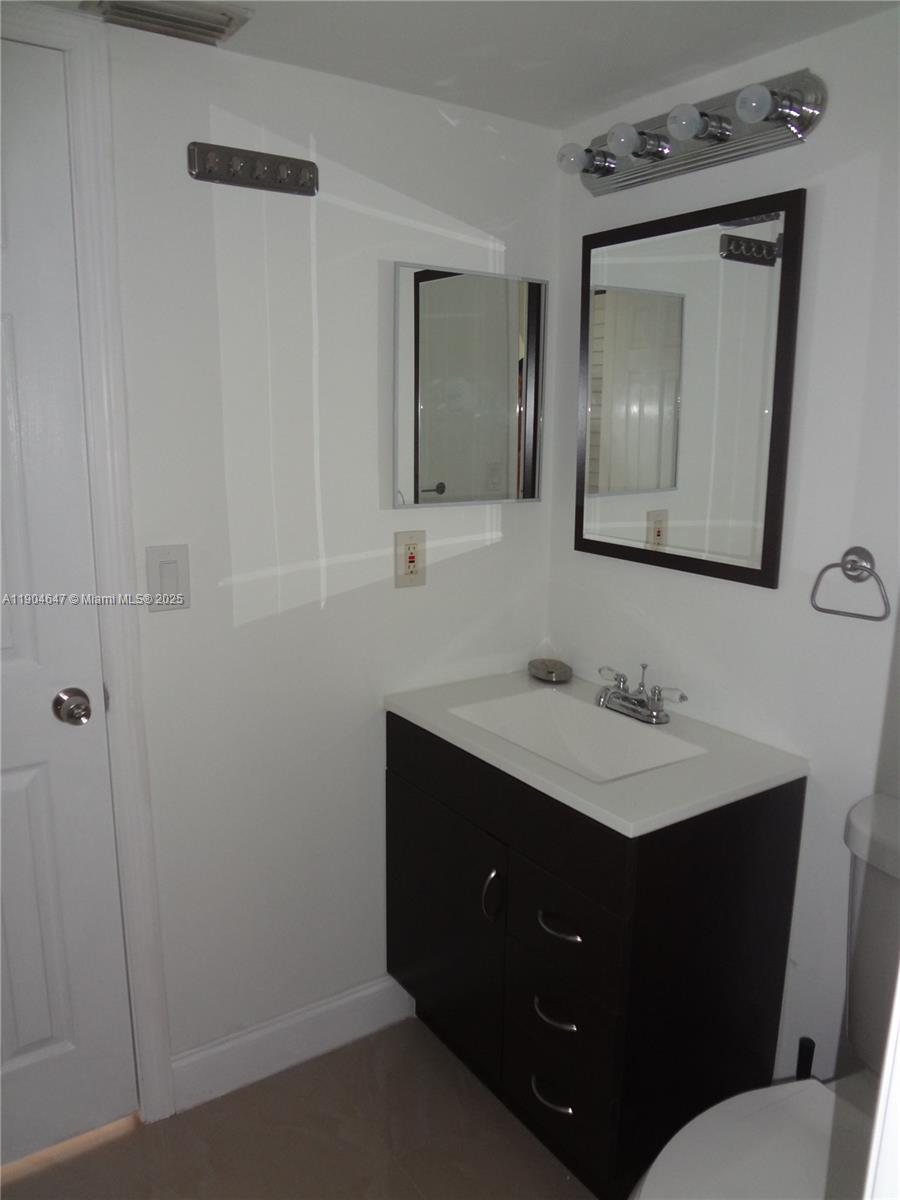 GRAND MARQUIS CONDO - Residential Lease