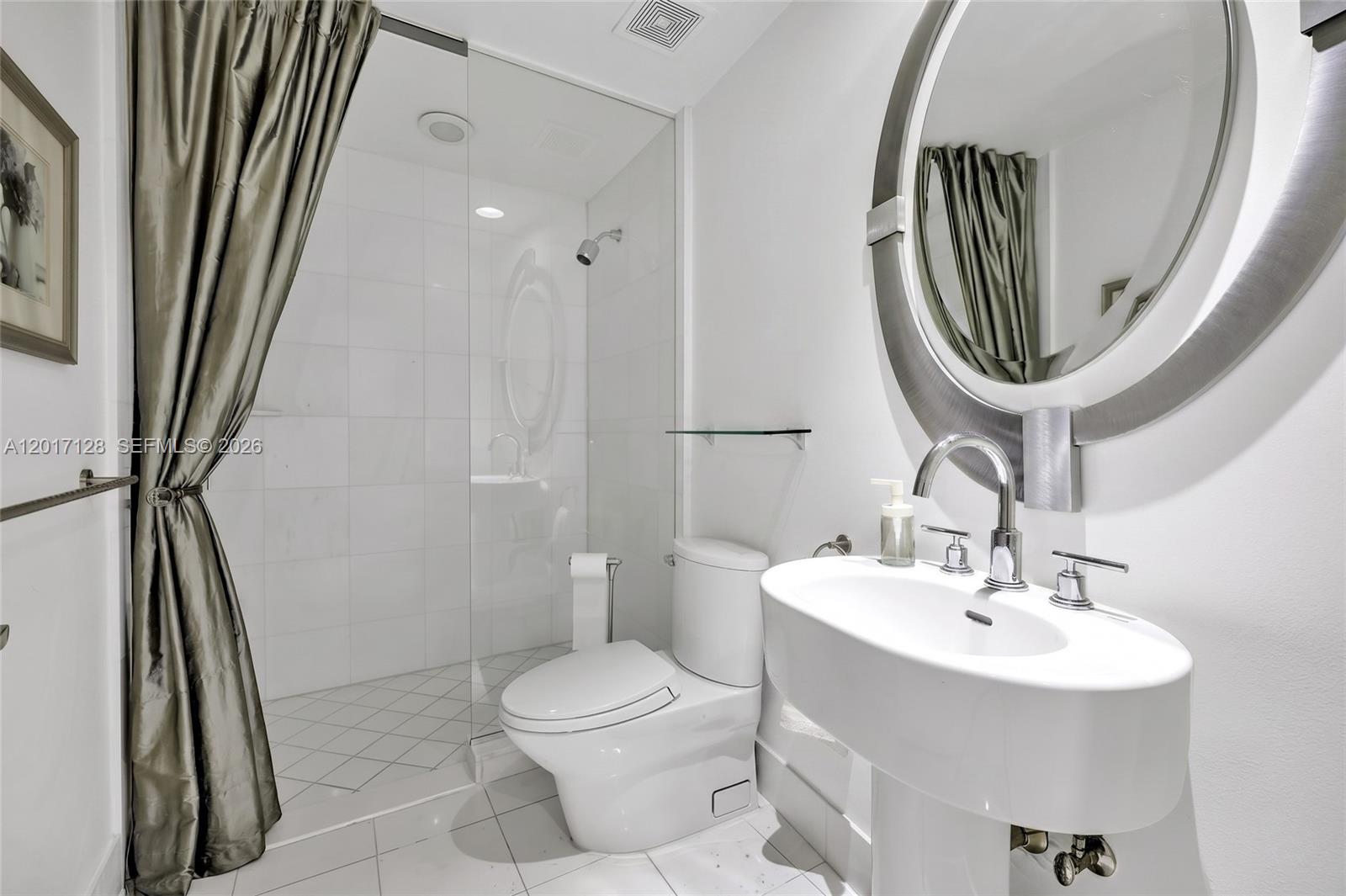 ARTECH RESIDENCES AT AVEN - Residential Lease
