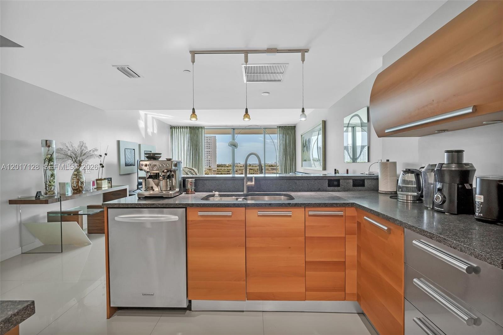 ARTECH RESIDENCES AT AVEN - Residential Lease