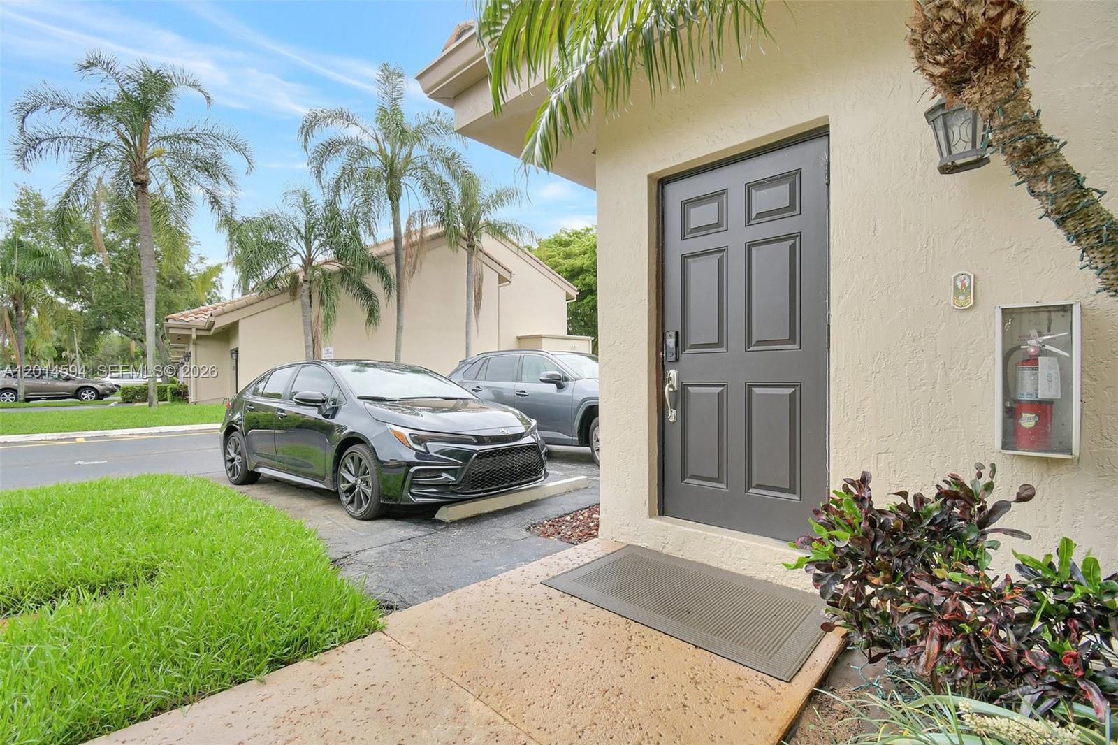 CALIFORNIA COURTS CONDO - Residential