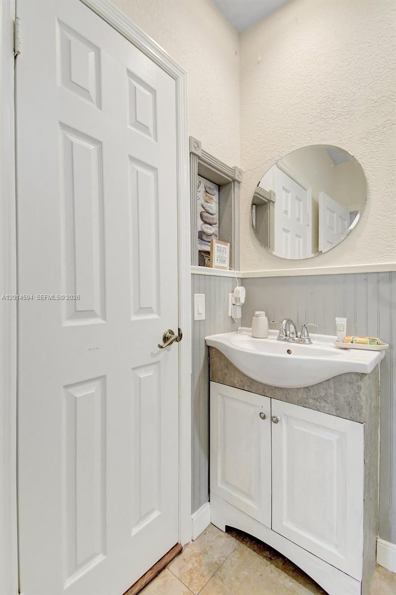CALIFORNIA COURTS CONDO - Residential