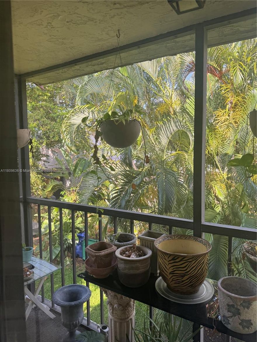 Great Townhouse in North Miami 2 beds/1 1/ 2 baths.Two story unit with gardens views in a quiet and well kept  community. Washer and Dryer inside the utility.Great for investors, long term tenant in place . 2 parking spaces and a reasonable maintenance.