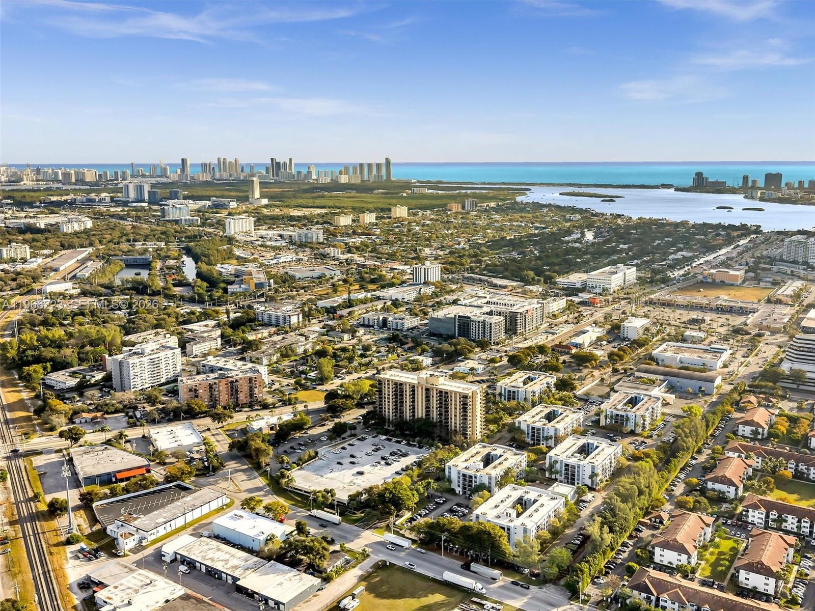 GREENWICH PH I CONDO - Residential