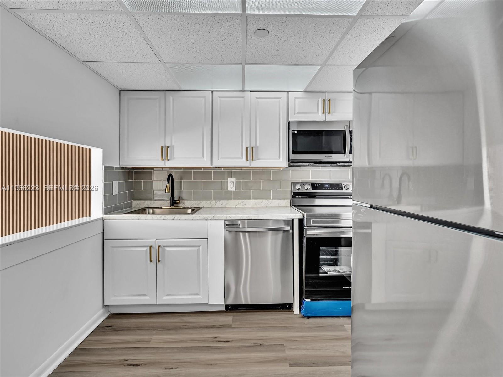 GREENWICH PH I CONDO - Residential