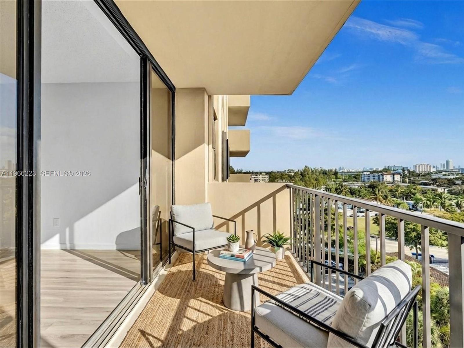 GREENWICH PH I CONDO - Residential