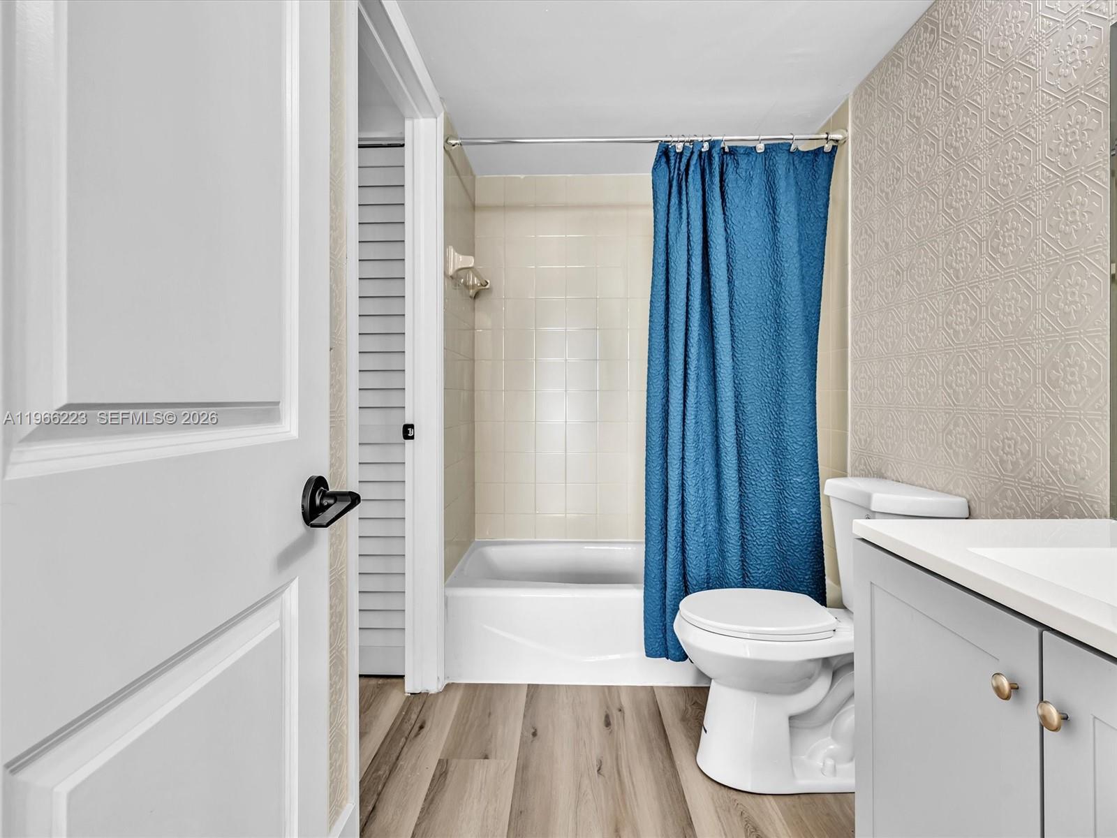 GREENWICH PH I CONDO - Residential