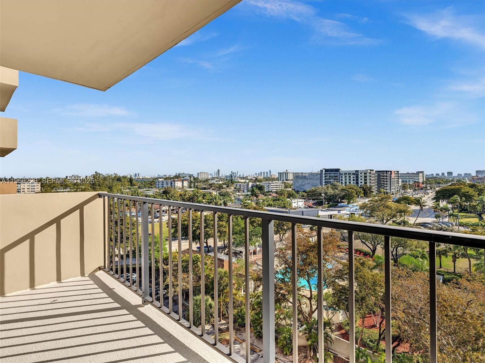 GREENWICH PH I CONDO - Residential