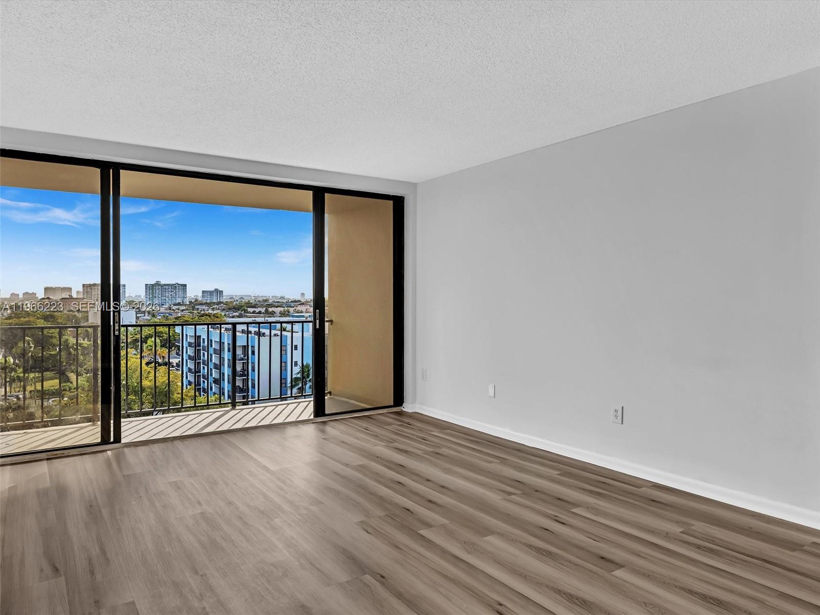 GREENWICH PH I CONDO - Residential