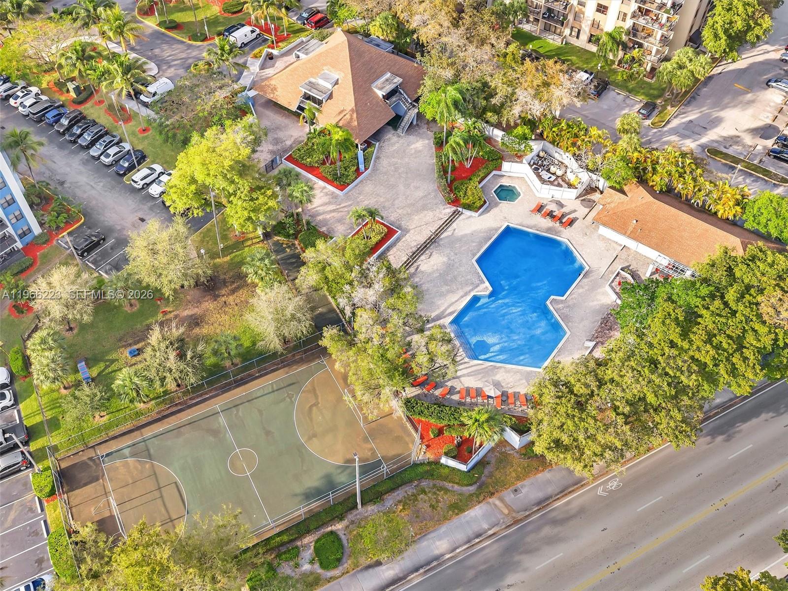 GREENWICH PH I CONDO - Residential