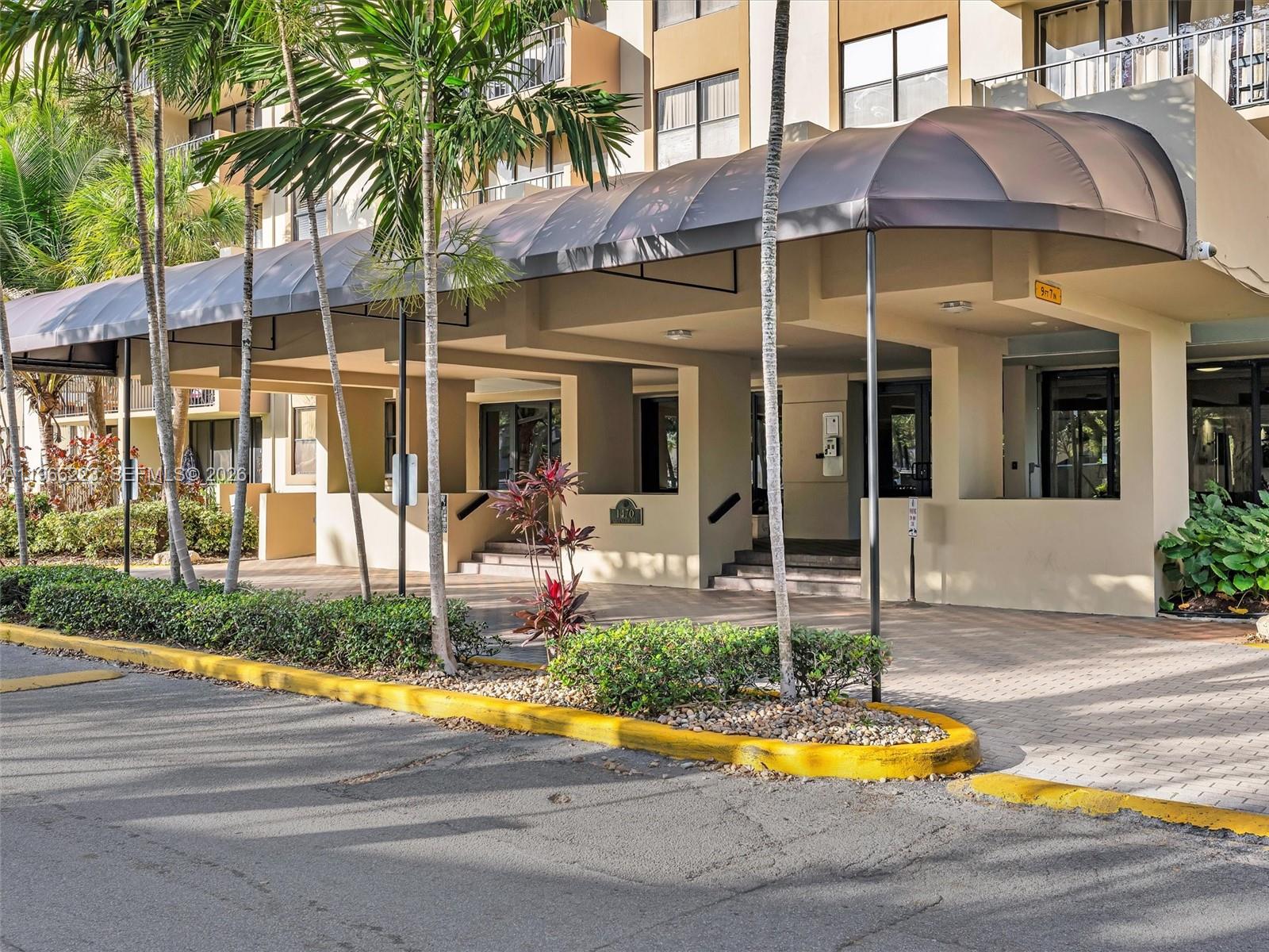 GREENWICH PH I CONDO - Residential