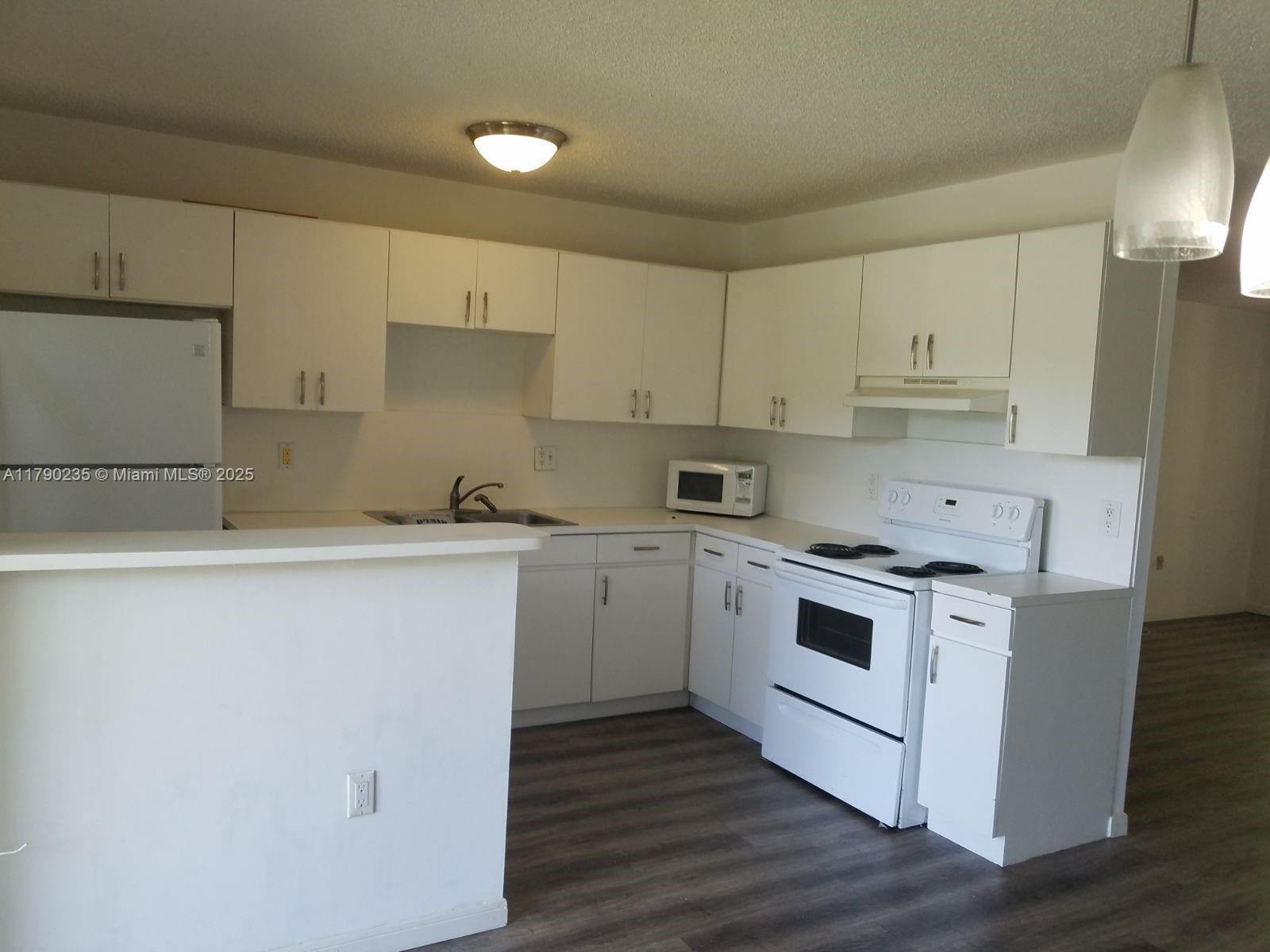 Rental Property at 10350 Sw 220th St 254, Cutler Bay, Miami-Dade County, Florida - Bedrooms: 2 
Bathrooms: 2  - $2,100 MO.