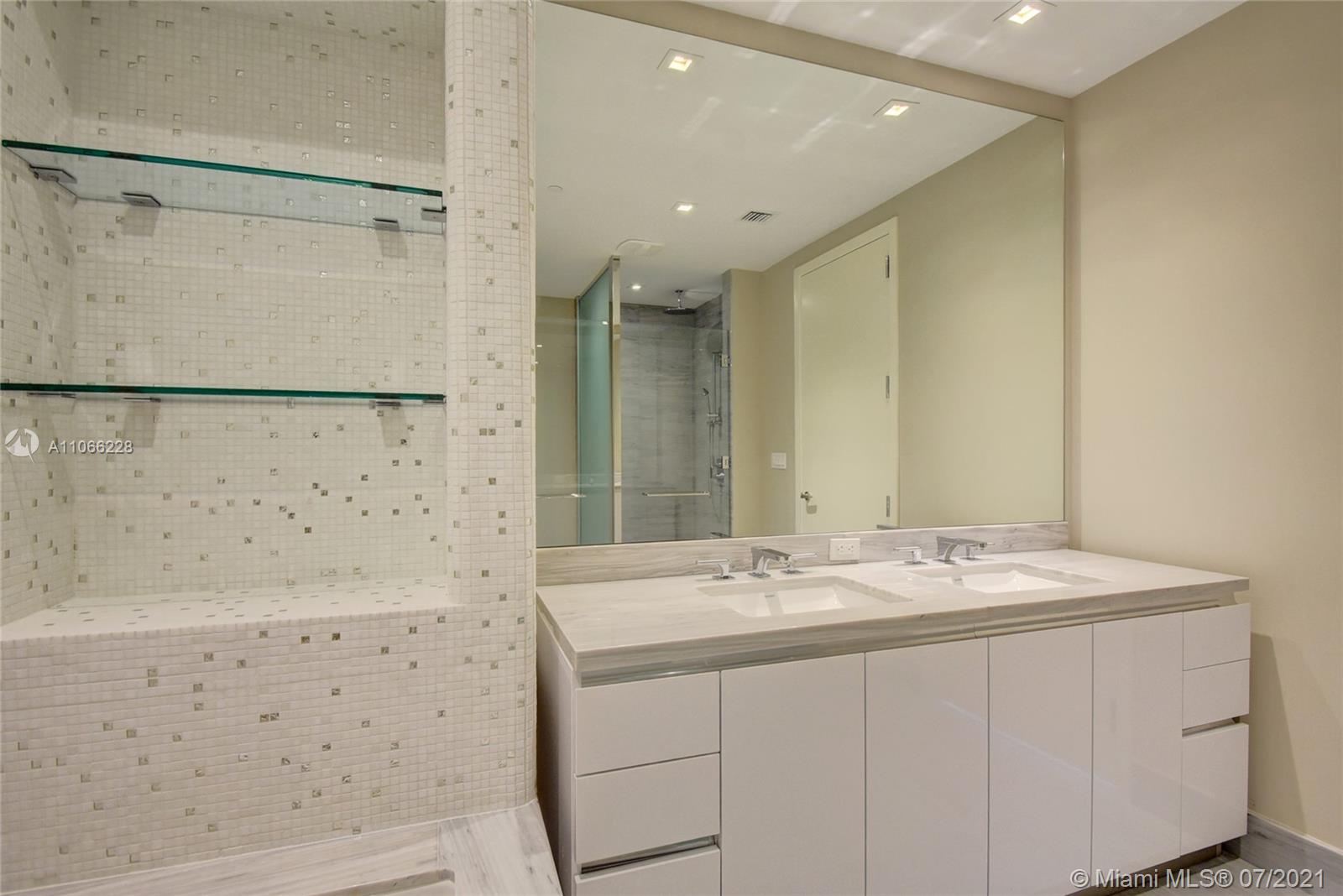 JADE SIGNATURE CONDO - Residential