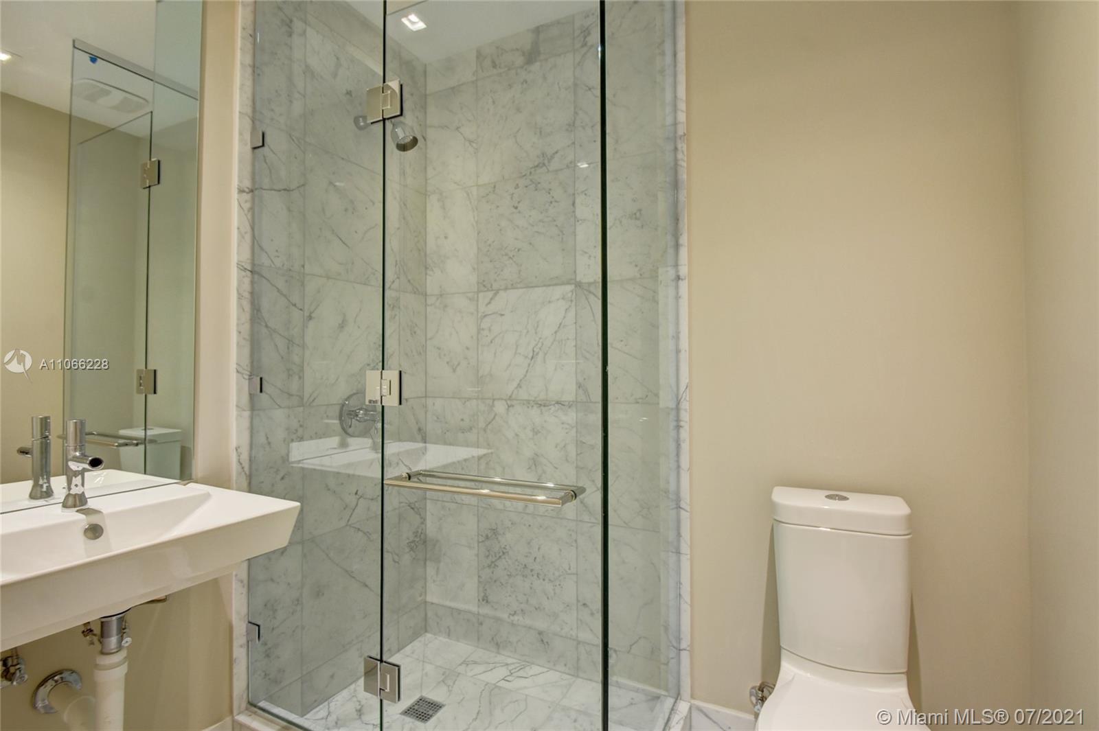 JADE SIGNATURE CONDO - Residential