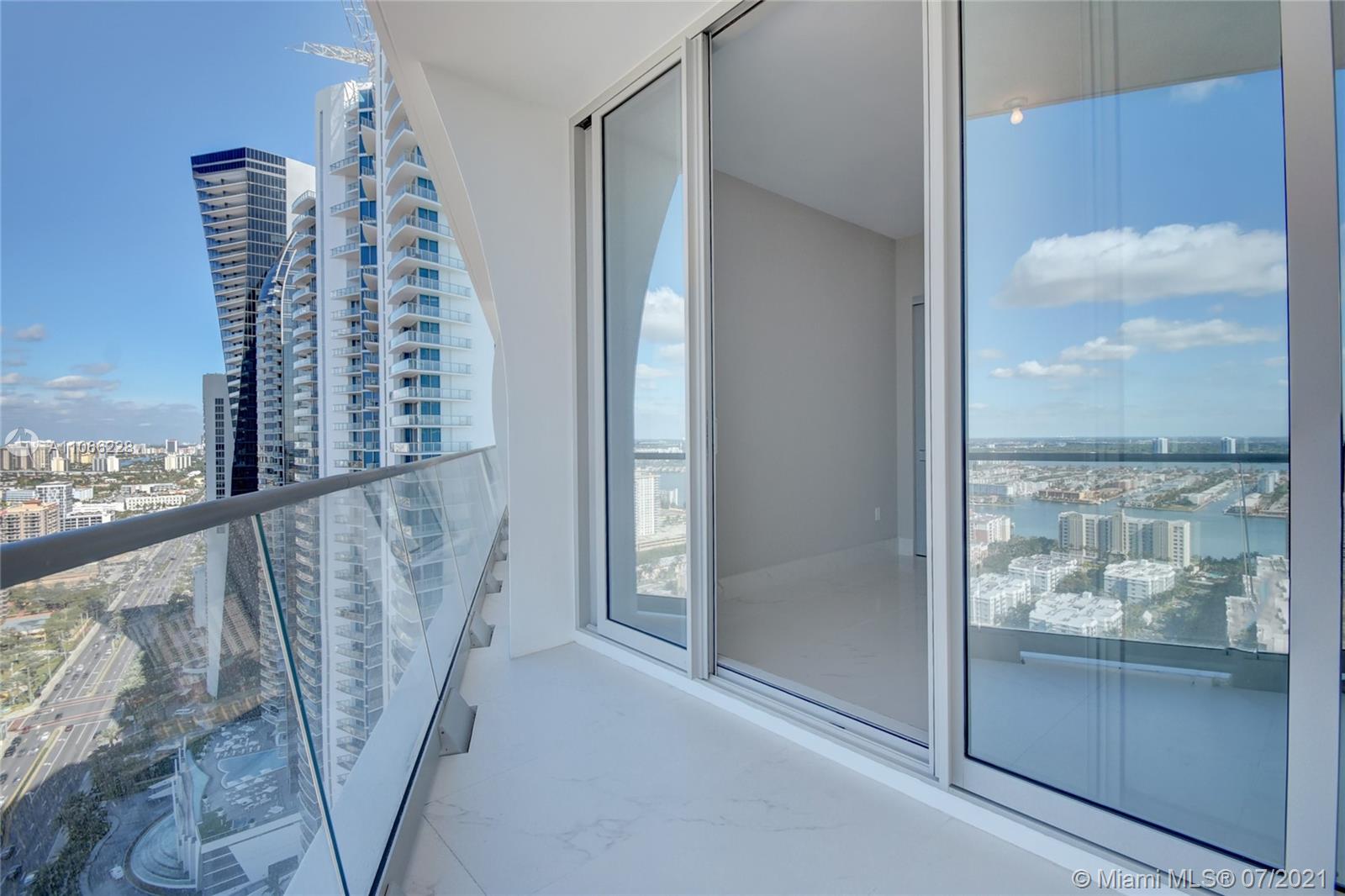 JADE SIGNATURE CONDO - Residential