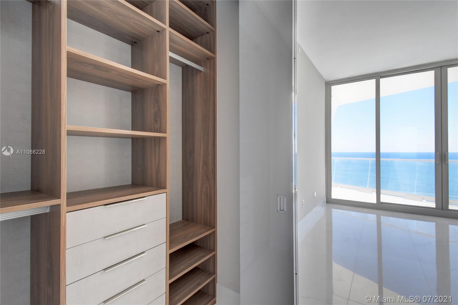 JADE SIGNATURE CONDO - Residential