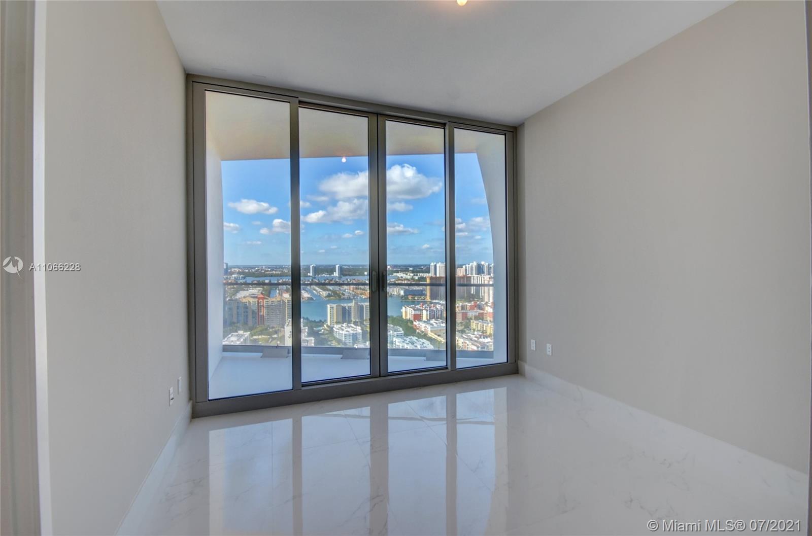 JADE SIGNATURE CONDO - Residential