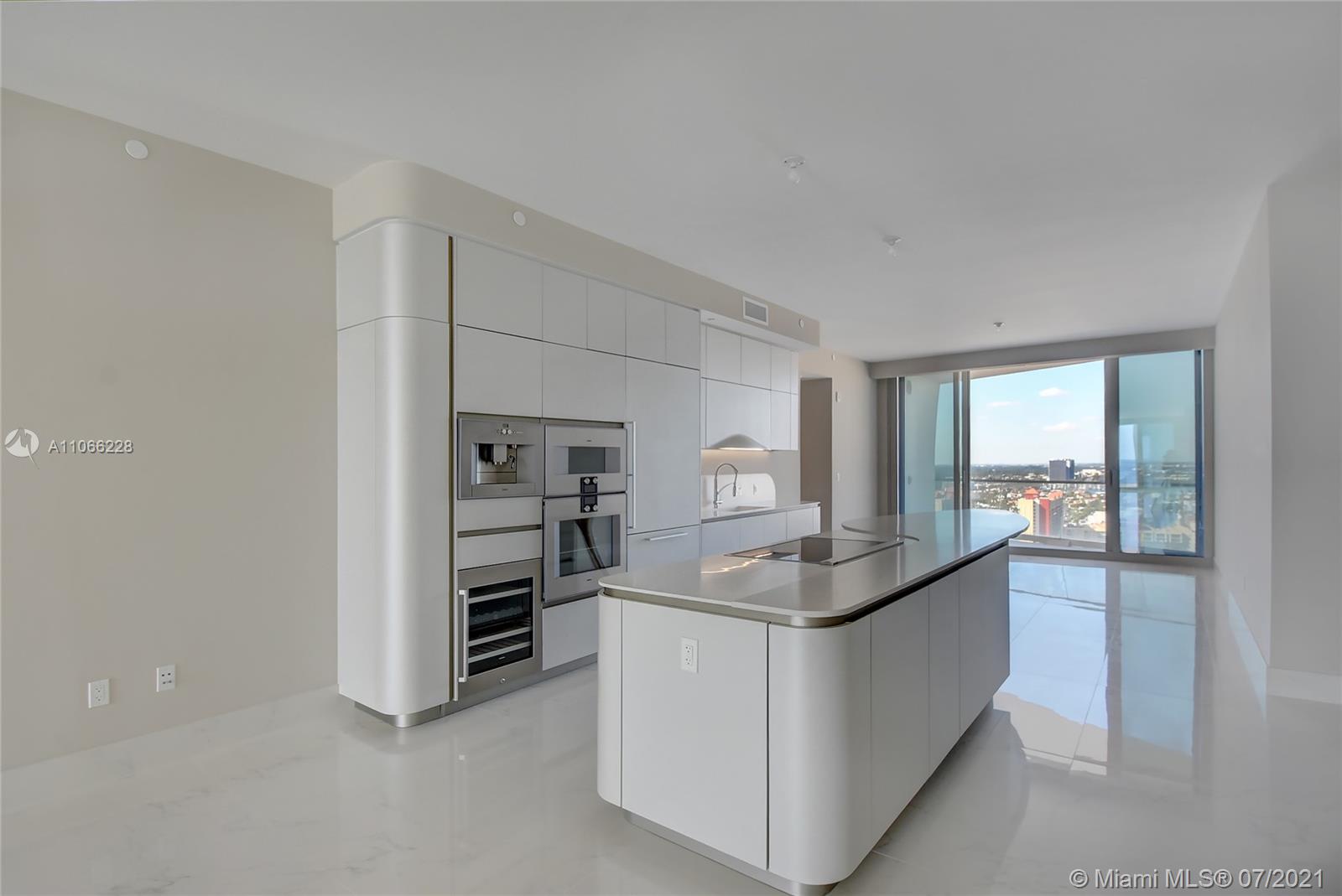 JADE SIGNATURE CONDO - Residential