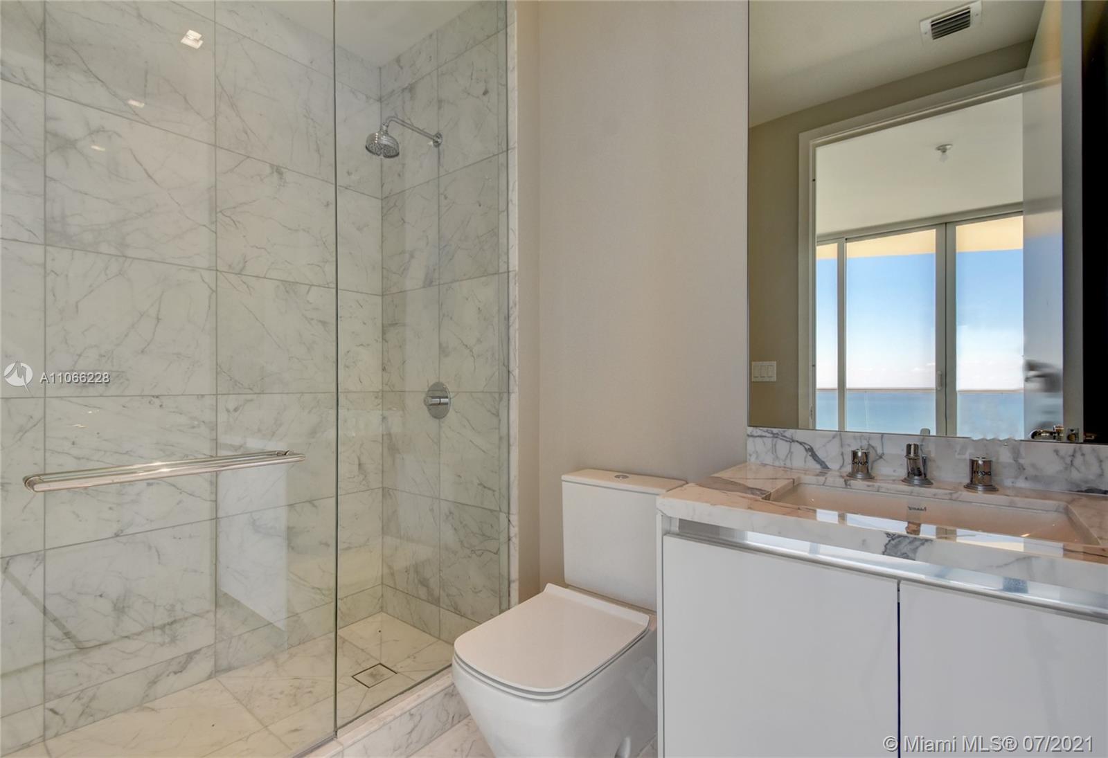 JADE SIGNATURE CONDO - Residential