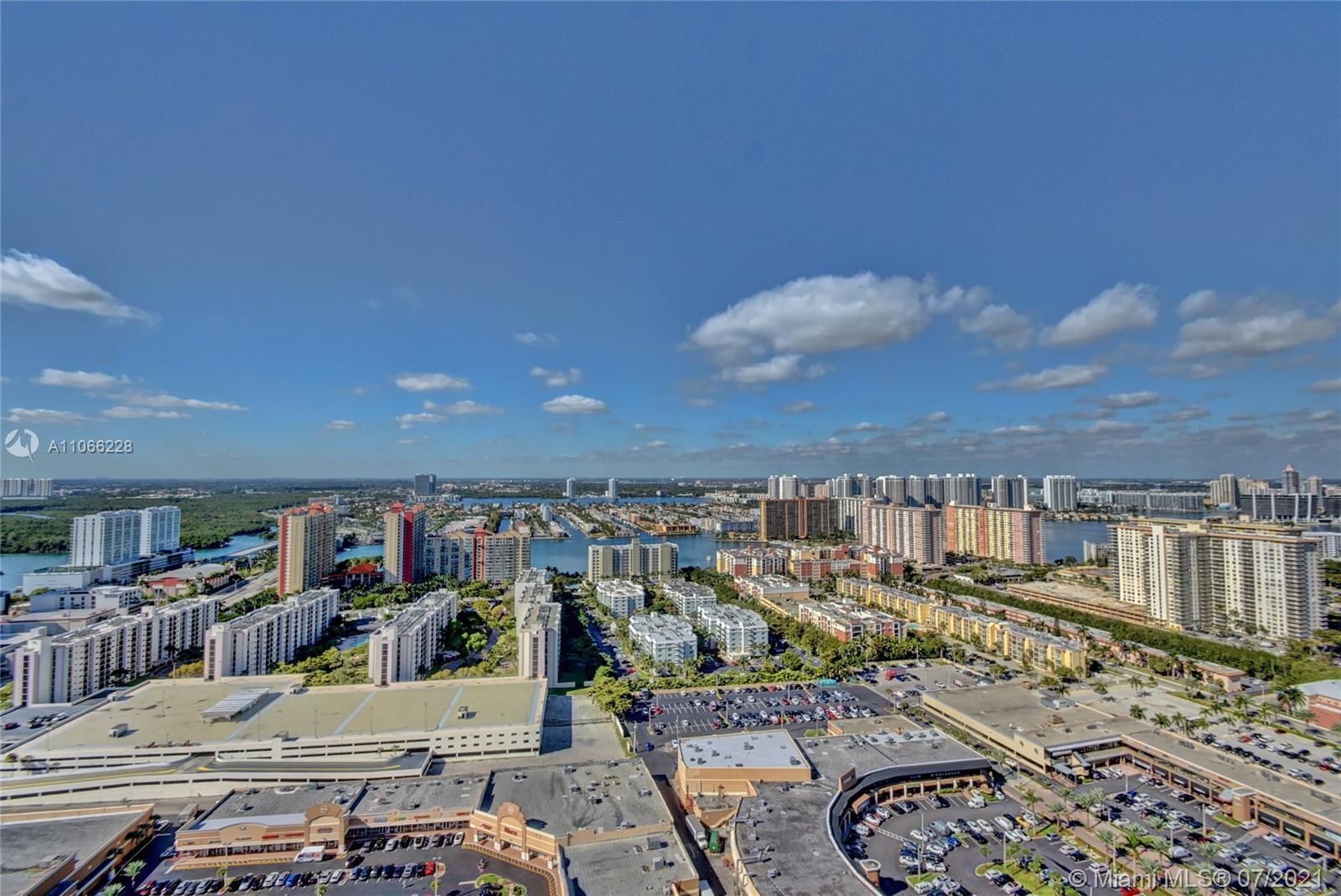 JADE SIGNATURE CONDO - Residential