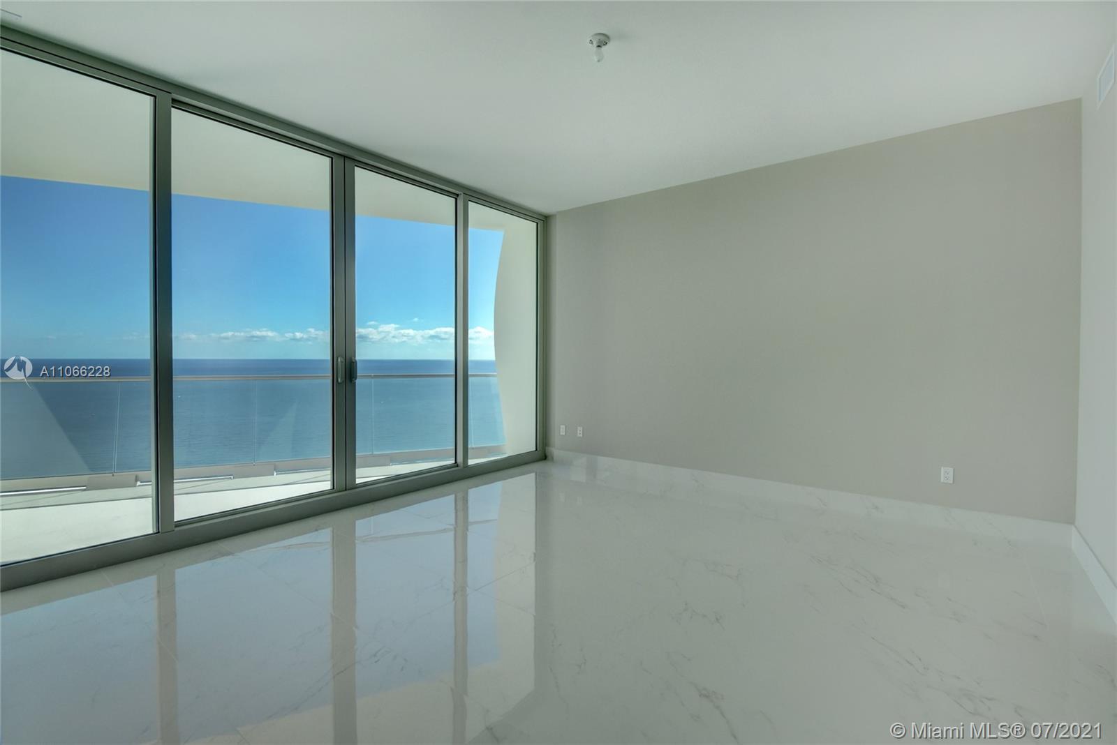 JADE SIGNATURE CONDO - Residential