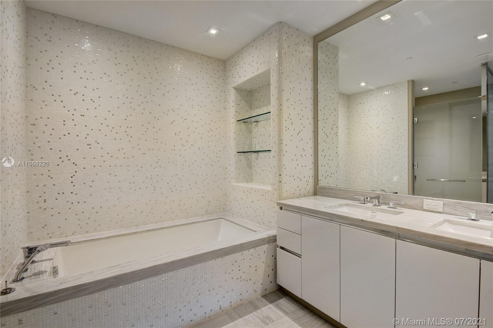 JADE SIGNATURE CONDO - Residential