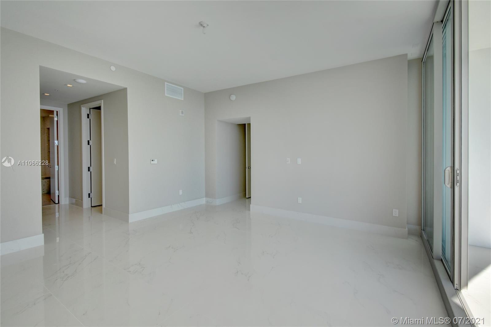 JADE SIGNATURE CONDO - Residential